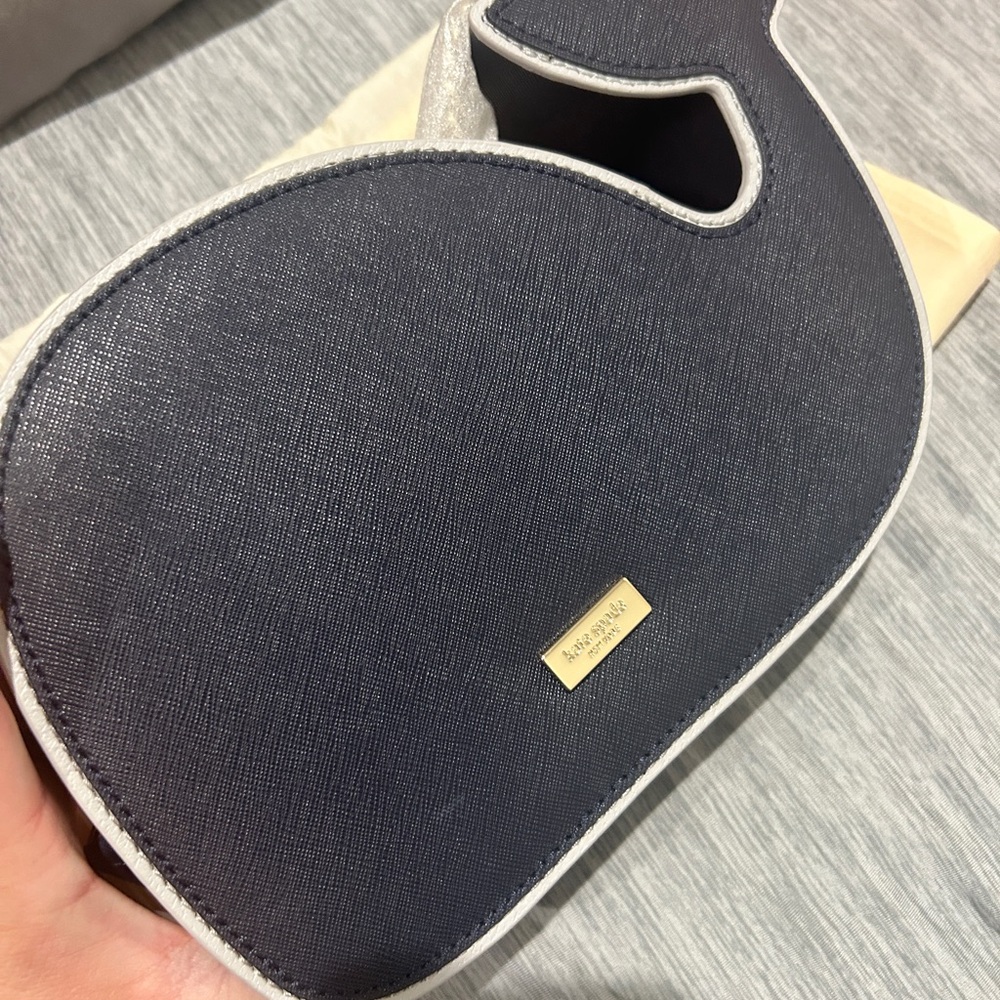 NWT Kate Spade Off We Go Whale Crossbody Bag - Picture 2 of 5